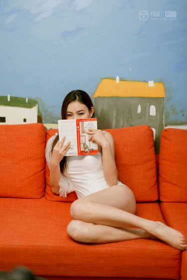 动漫女扒开腿爆乳无遮挡GIF